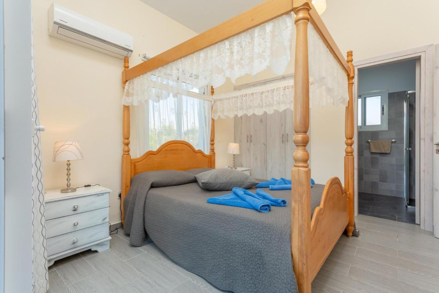 Sun Beach Villa Tria Polis Ngoại thất bức ảnh