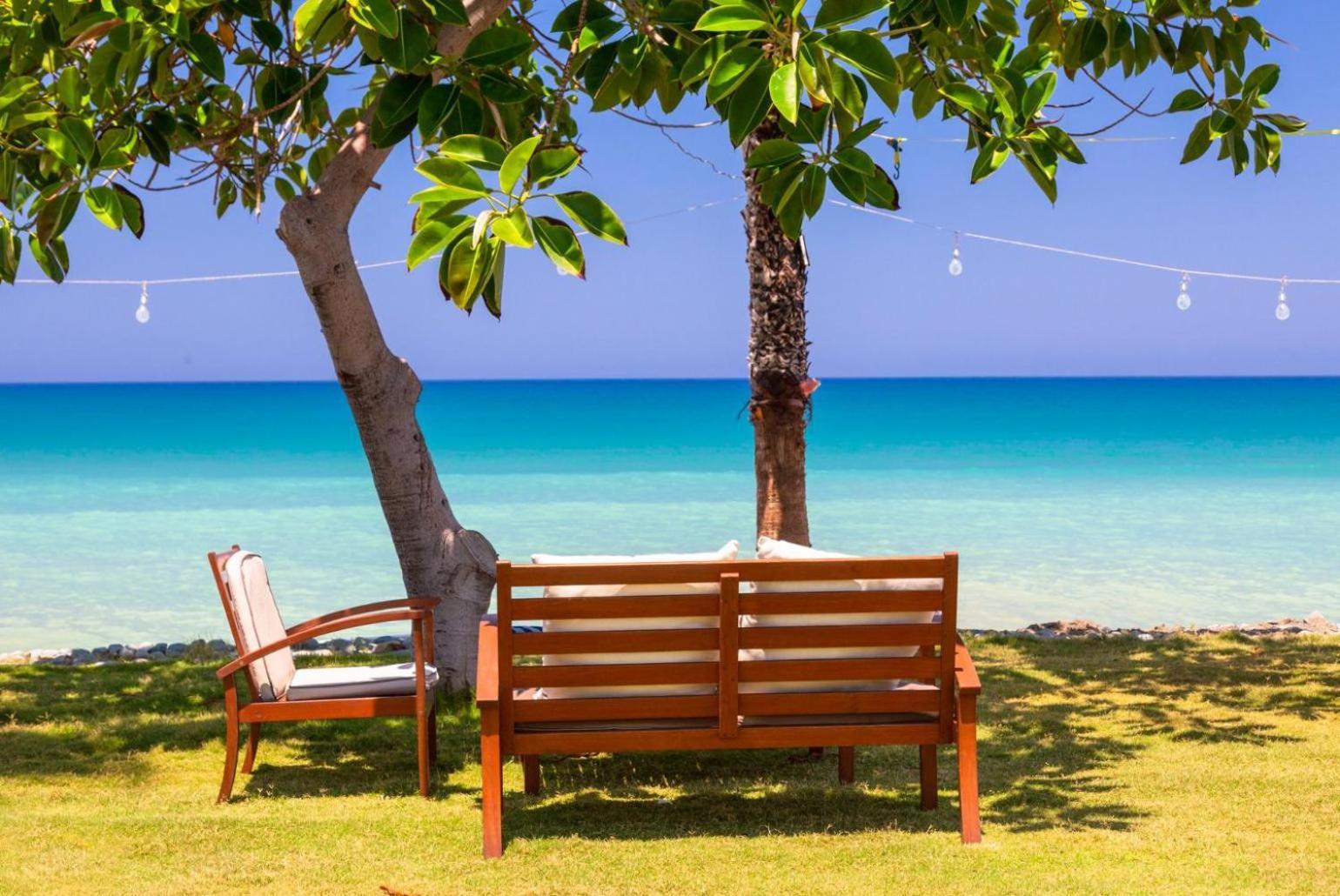 Sun Beach Villa Tria Polis Ngoại thất bức ảnh