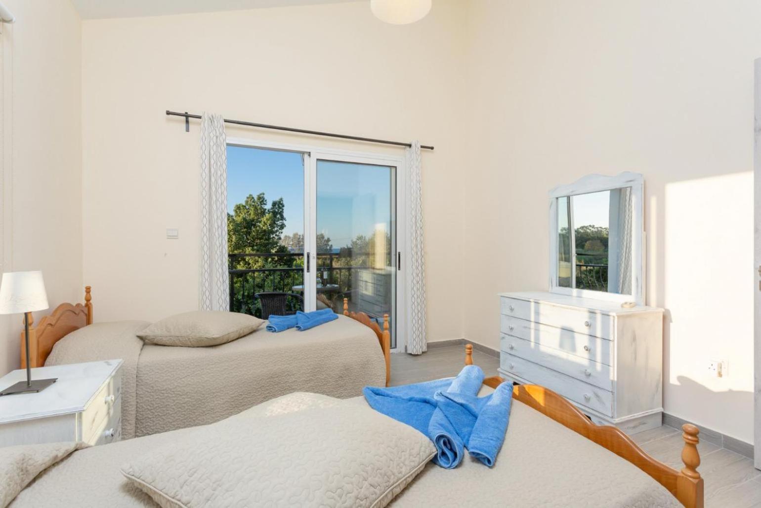 Sun Beach Villa Tria Polis Ngoại thất bức ảnh