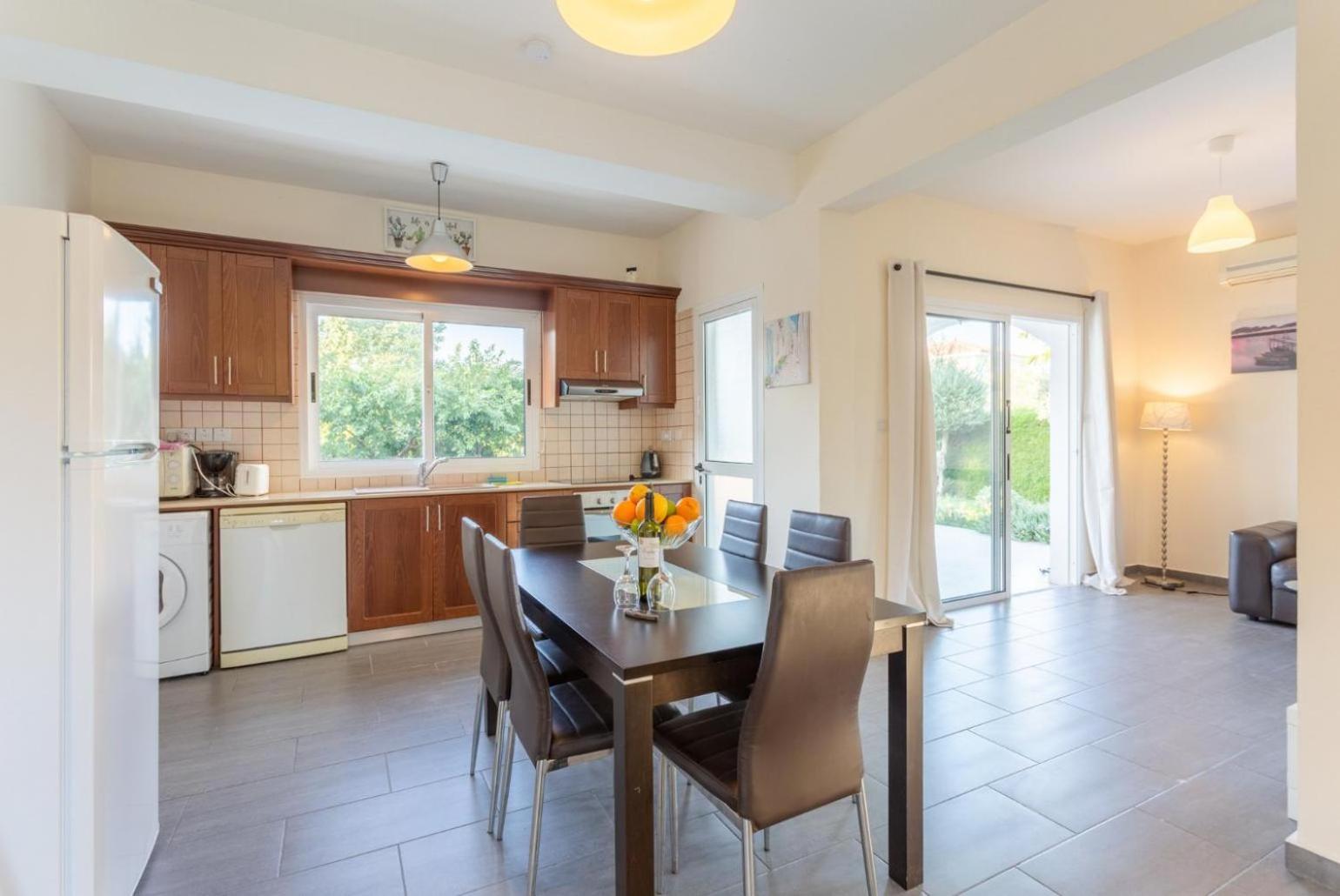 Sun Beach Villa Tria Polis Ngoại thất bức ảnh