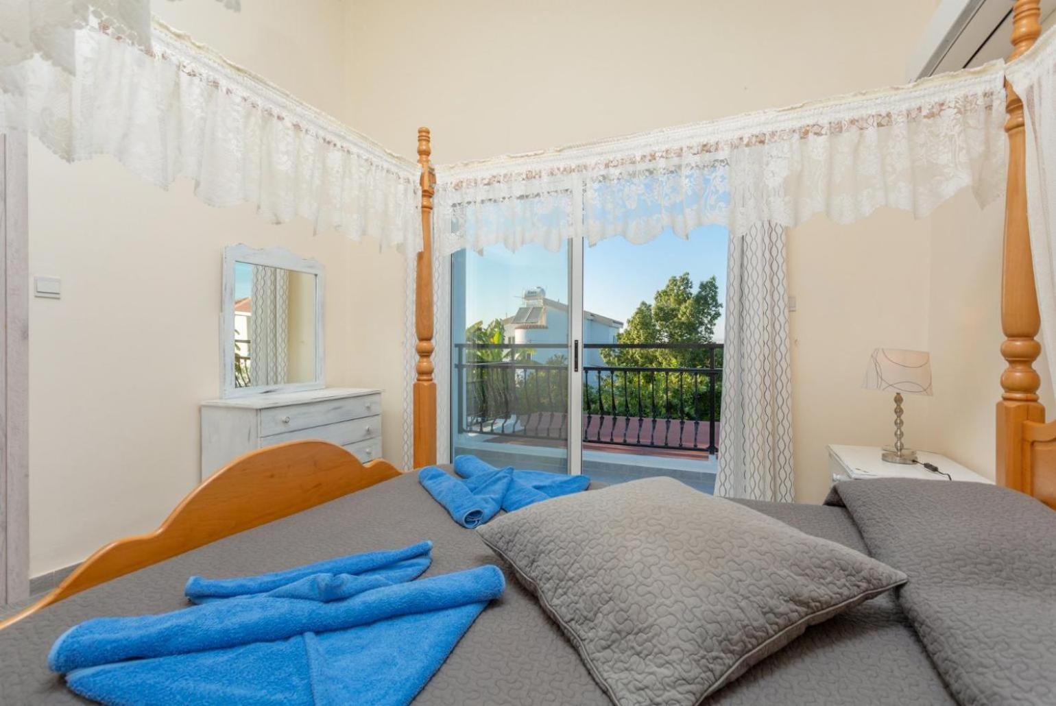 Sun Beach Villa Tria Polis Ngoại thất bức ảnh